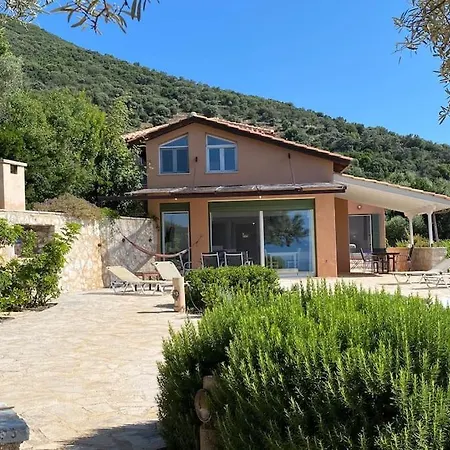 Villa Anatoli - Luxury Seafront With Private Vasiliki (Lefkada)