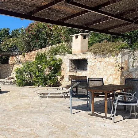 Anatoli - Luxury Seafront With Private Vasiliki (Lefkada)